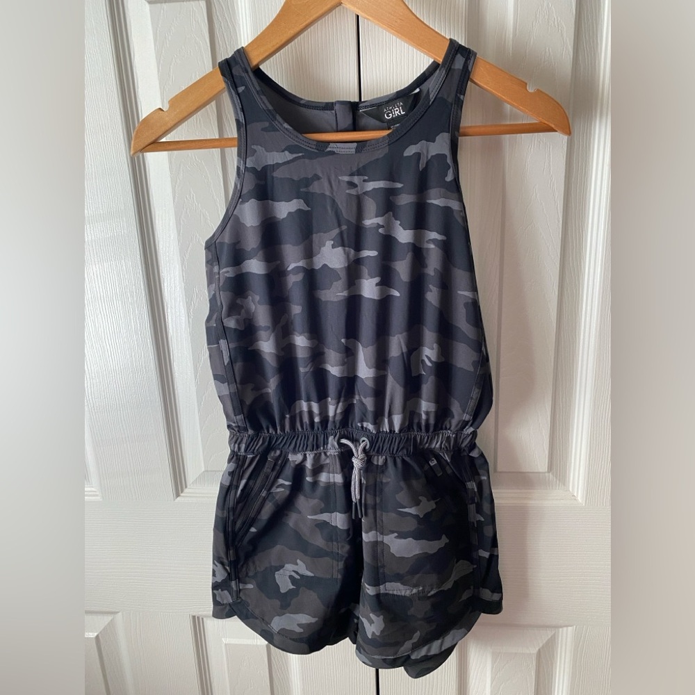 ATHLETA Girl On The Go Black Camo Romper SZ M/8-10